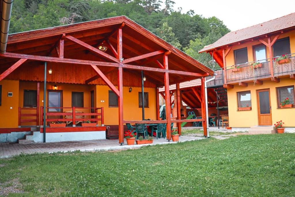 Casa 51 Hotel Praid Luaran gambar